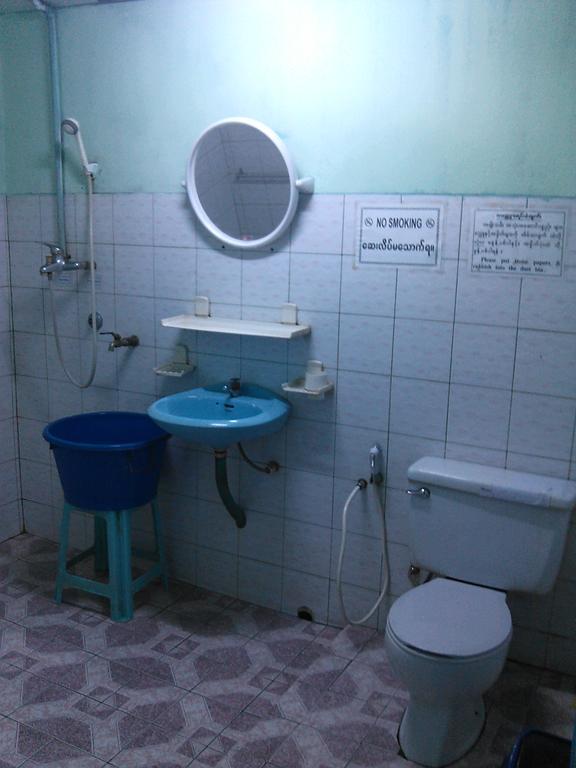 Breeze Guest House Maulmyine Bilik gambar