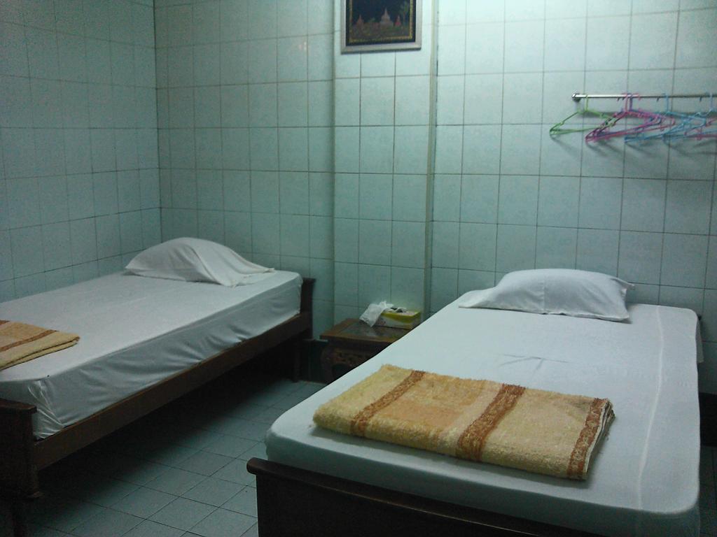 Breeze Guest House Maulmyine Bilik gambar