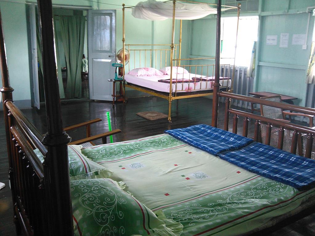 Breeze Guest House Maulmyine Bilik gambar